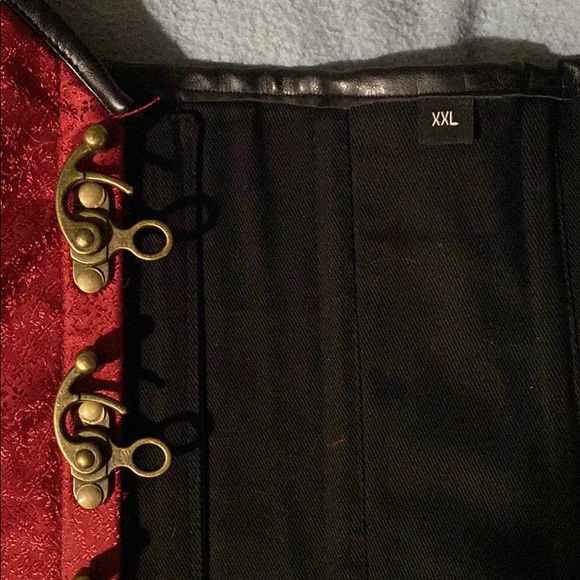 Corset - Picture 2 of 5